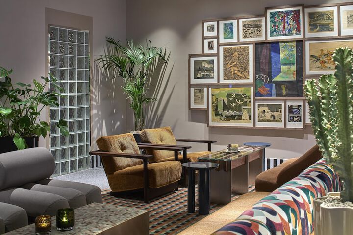 Entrance & Lobby