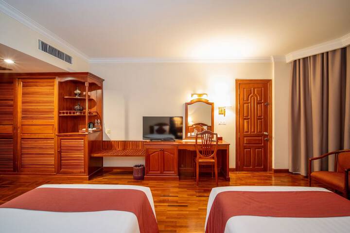 Room 25 of 169