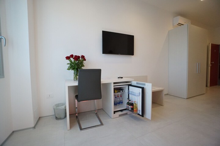 Lounge 20 of 29