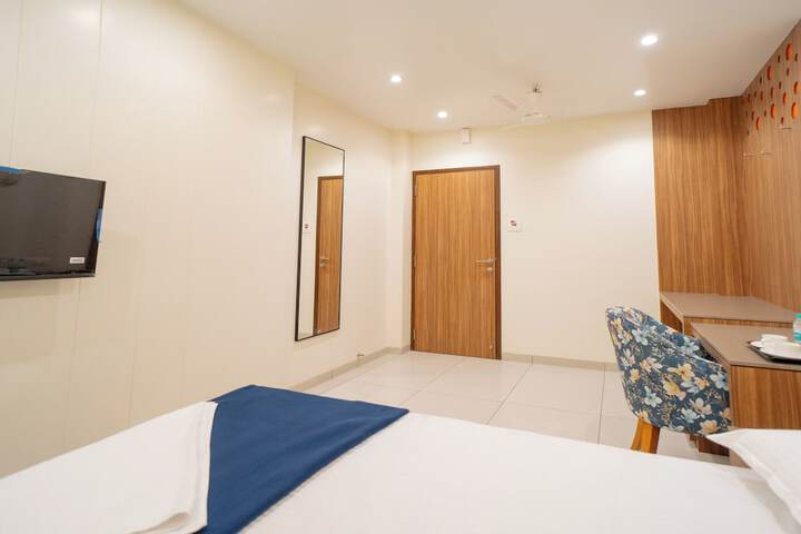 Room 18 of 25