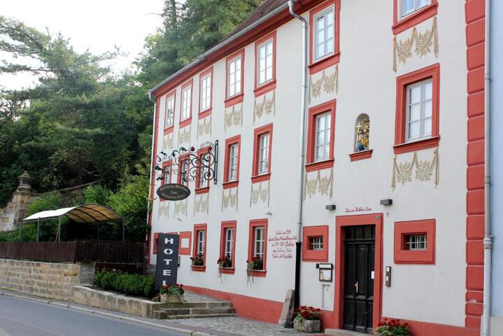 Exterior of Hotel Zum Goldenen Anker