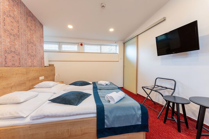 Room 30 of 82