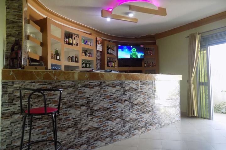 Lounge 41 of 57
