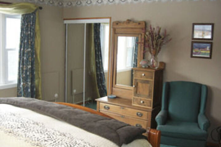 Room 32 of 46