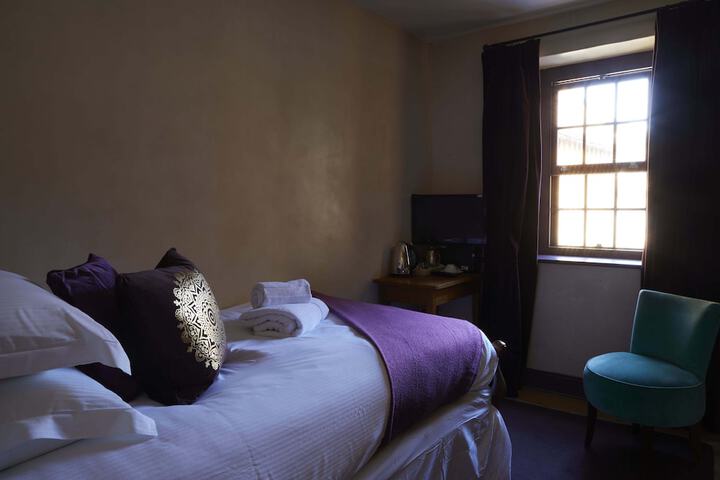 Room 12 of 65