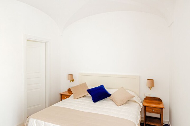 Room 8 of 50