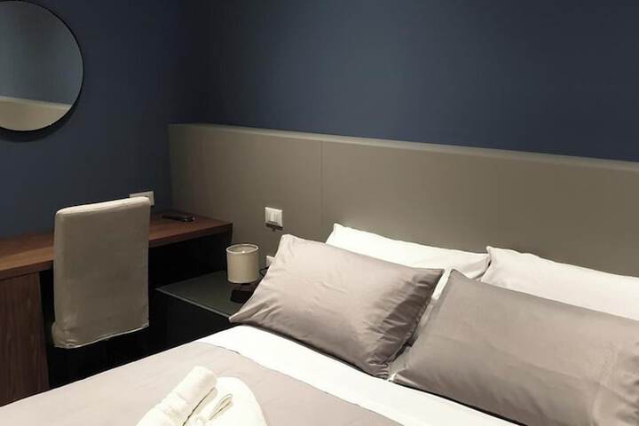 Room 3 of 9