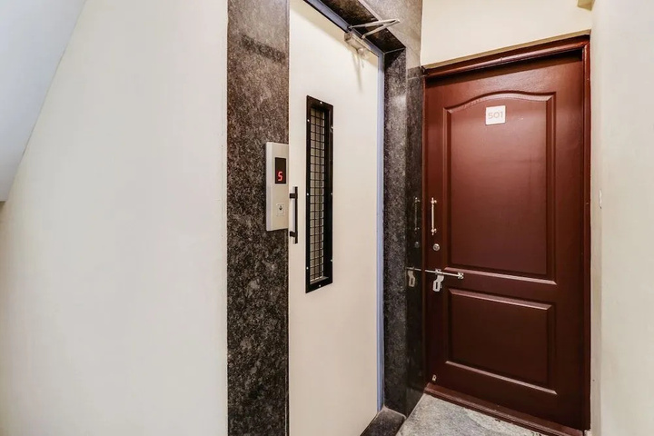 Room 10 of 14
