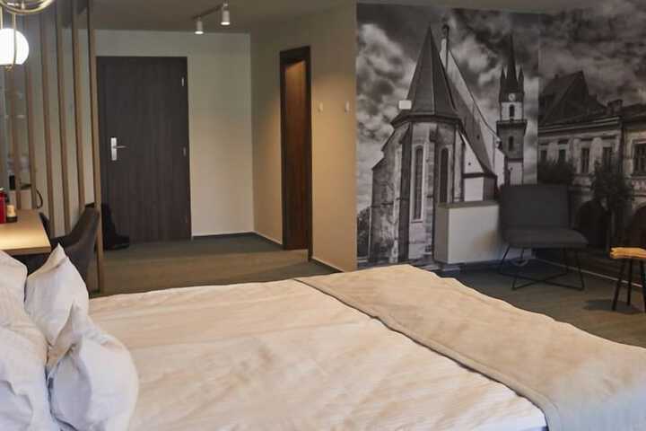Room 19 of 50