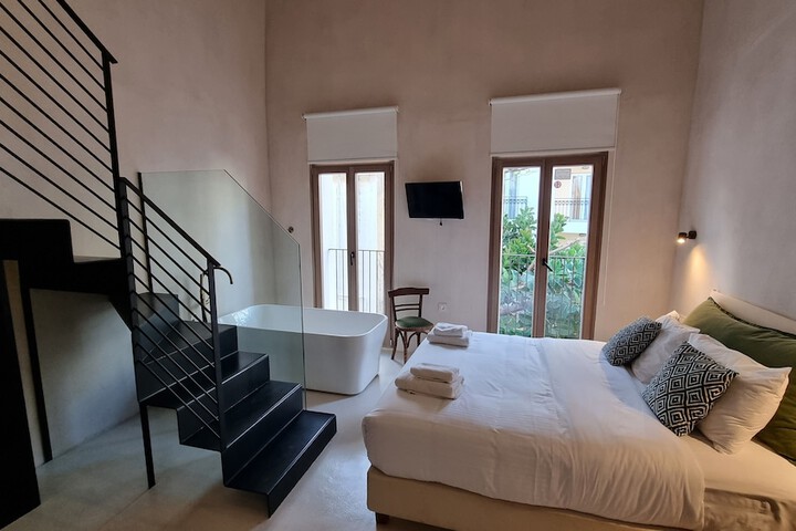 Room 9 of 62