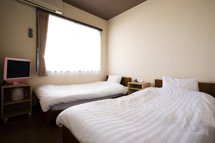 Room 2 of 15