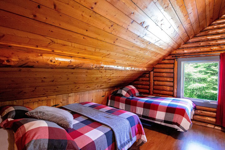 Room 2 of 18