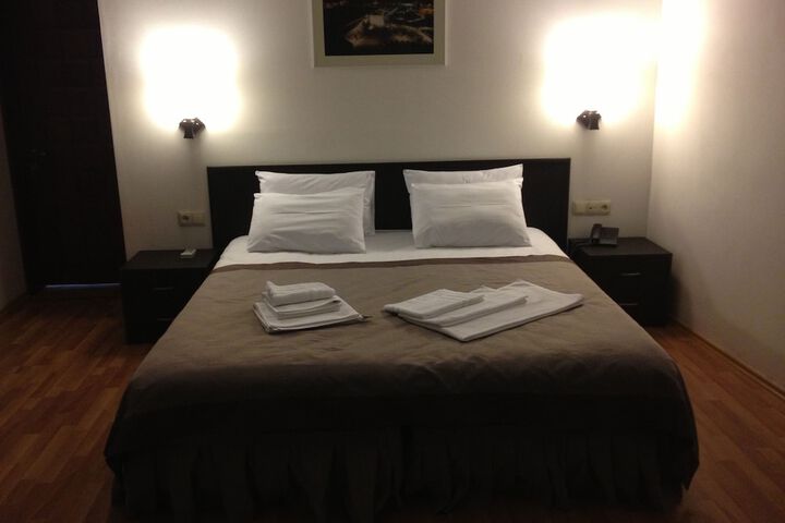 Room 7 of 31