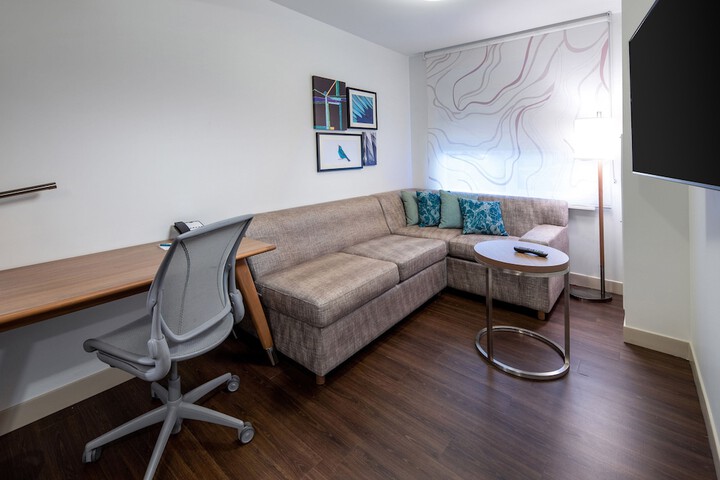 Room 11 of 31