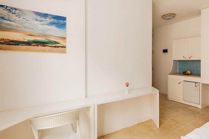 Room 20 of 98