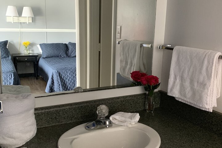 Room 4 of 6