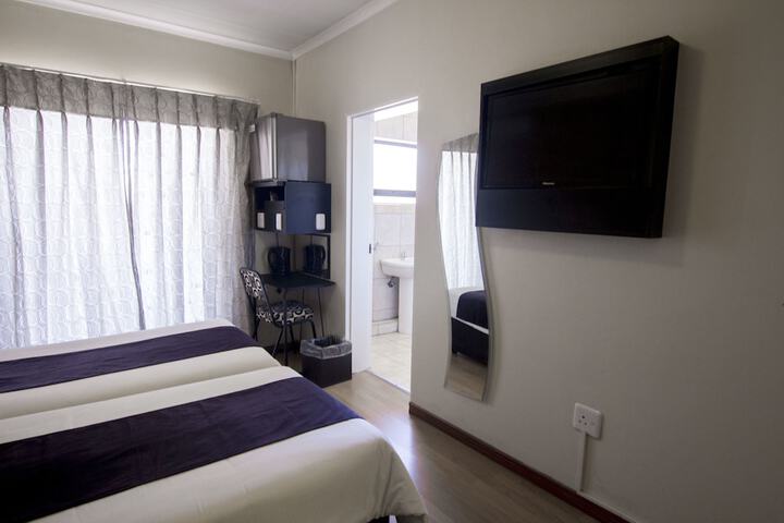 Room 8 of 27