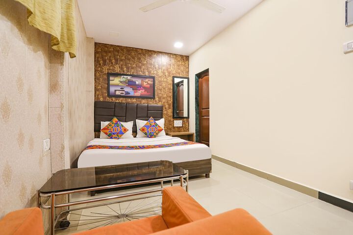 Room 8 of 23
