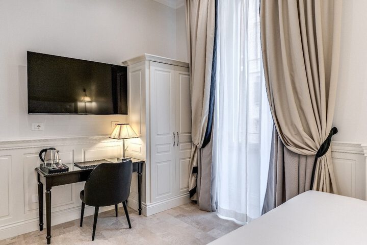 Room 28 of 40