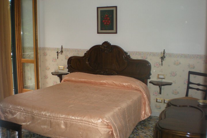 Room 10 of 39