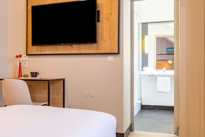 Room 19 of 58