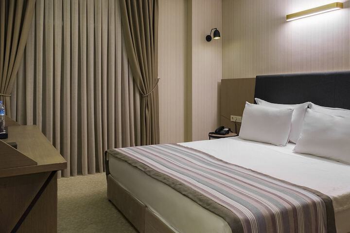 Room 34 of 107