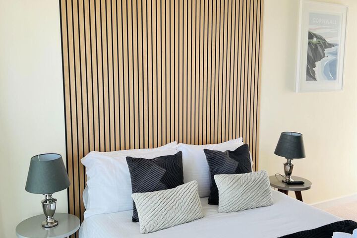 Room 33 of 40