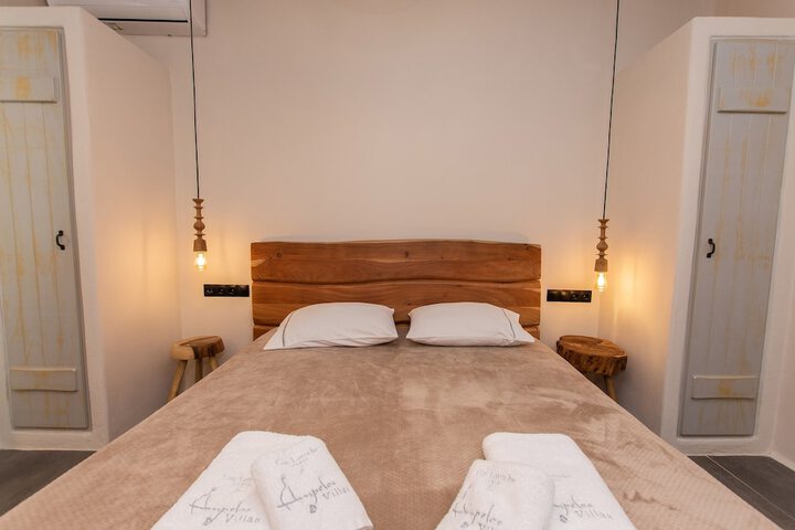 Room 44 of 68