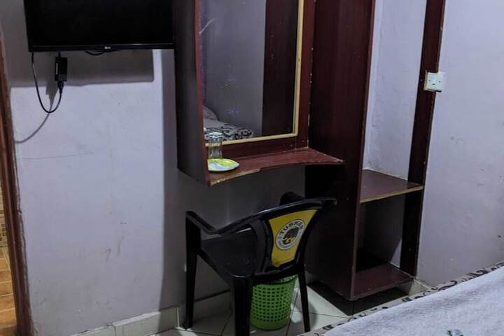 Room 19 of 37