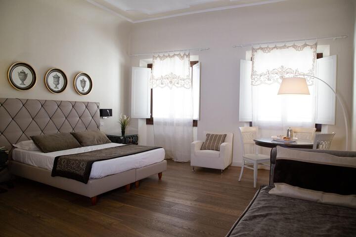 Room 52 of 131