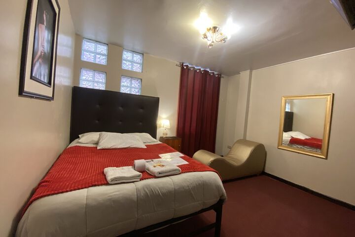 Room 3 of 21