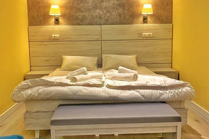 Room 10 of 49