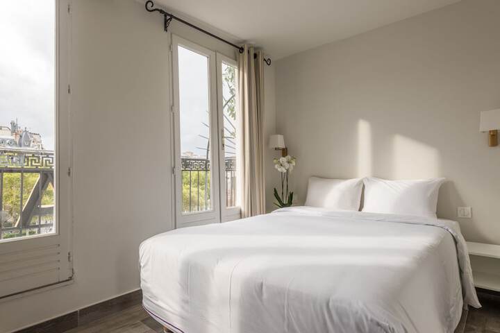 Room 10 of 27