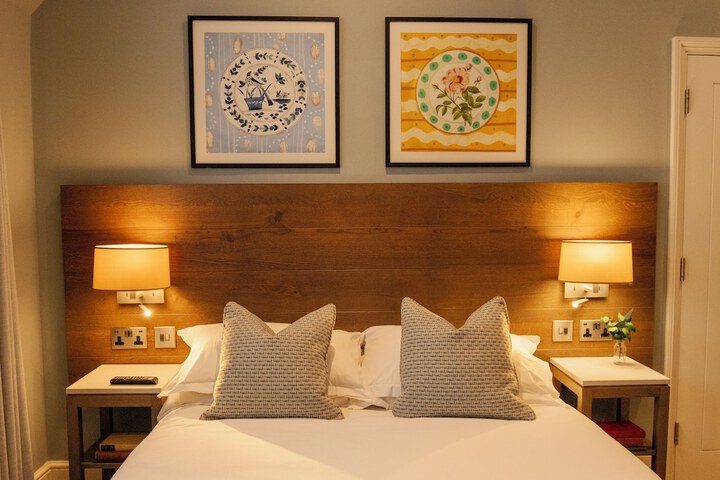 Room 27 of 53