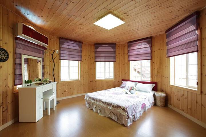 Room 10 of 63