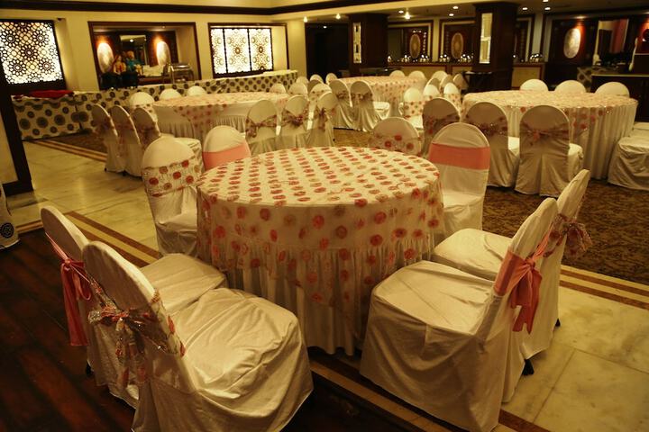 Ballroom/Hall 38 of 63