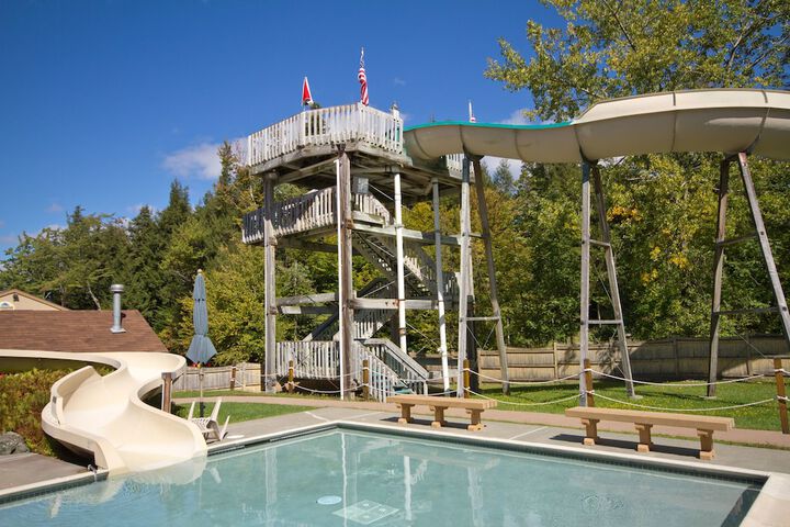 Hotel Pool