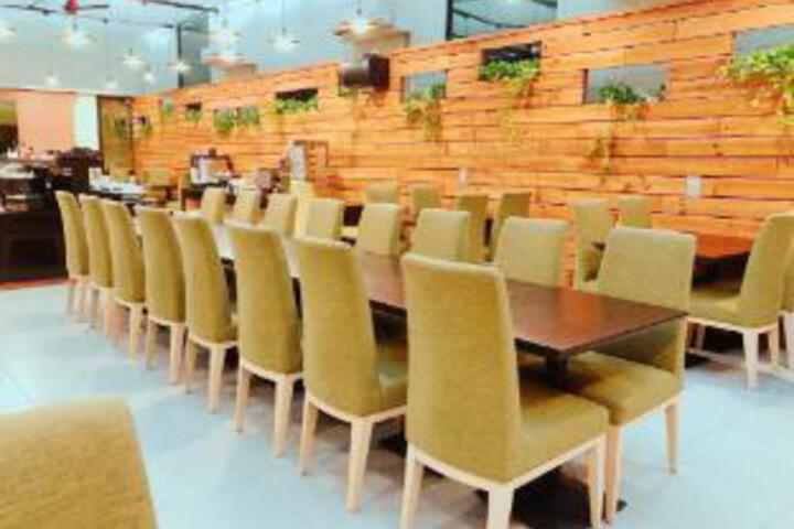 Dining 11 of 23