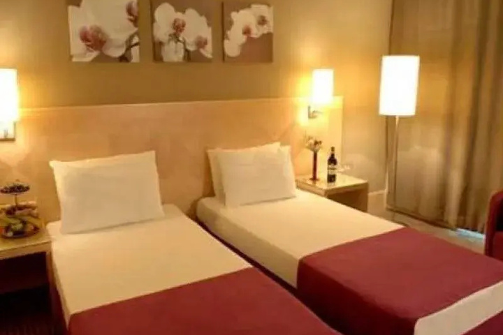 Room 2 of 4