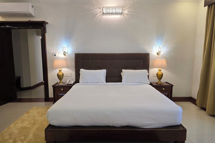 Room 13 of 49