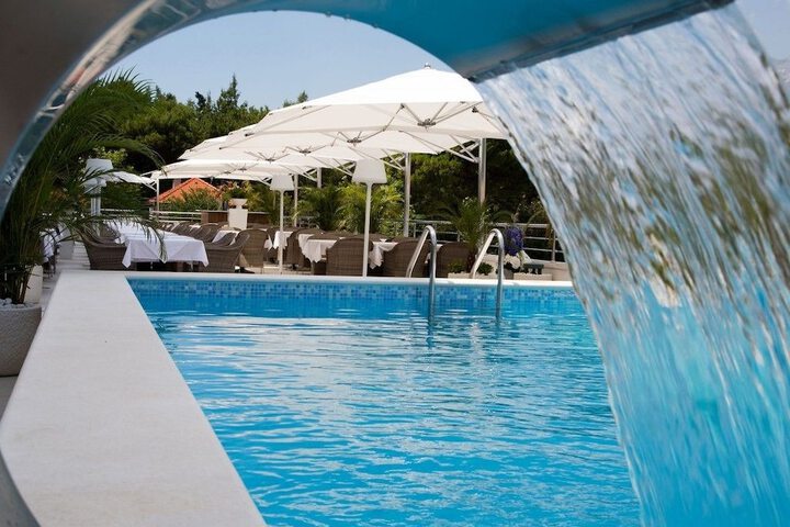 Hotel with Pool