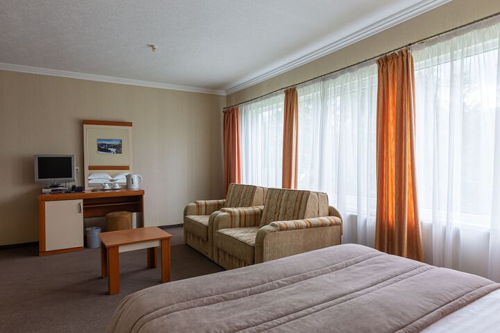 Room 100 of 262