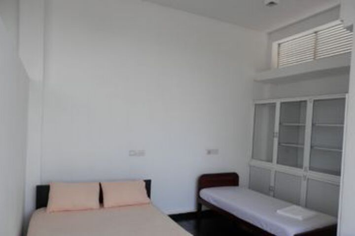 Room 8 of 20