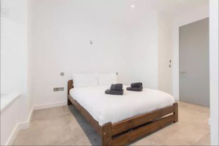 Room 5 of 15
