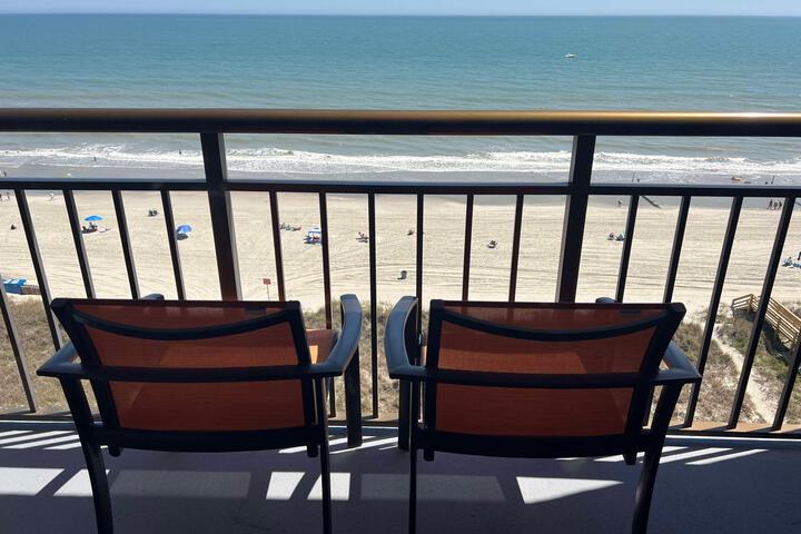 2 Queen Beds Ocean Front Balcony Kitchenette (1 of 24)