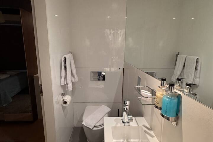 Room 42 of 70