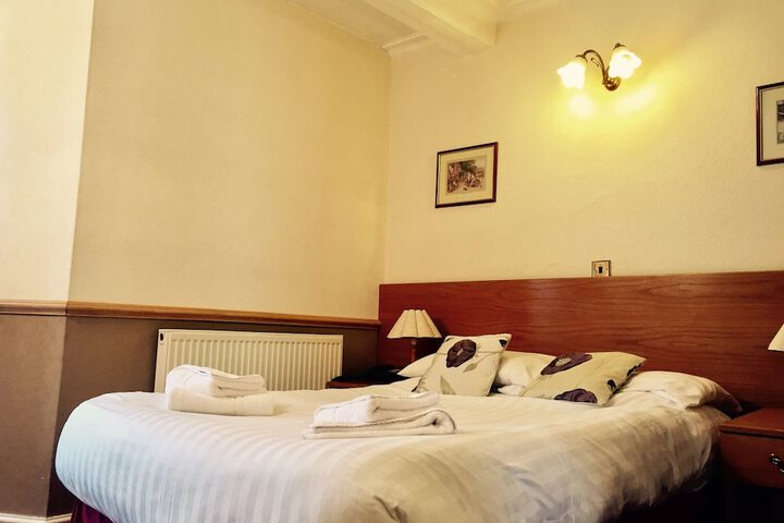 Room 8 of 38