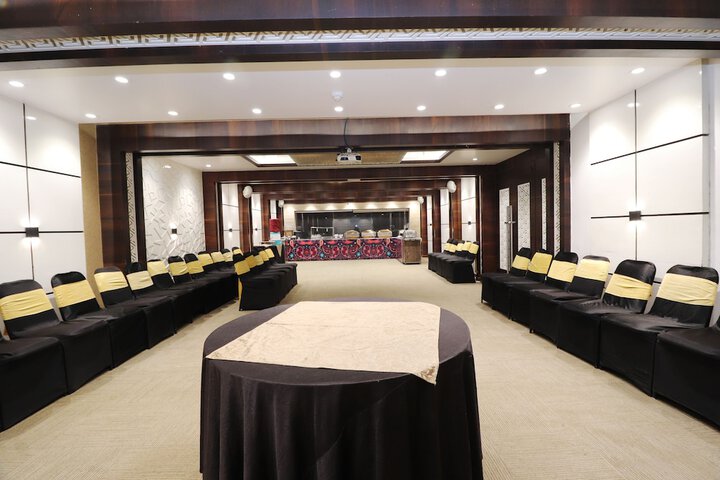 Ballroom/Hall 53 of 68