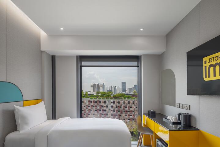 Room 21 of 30
