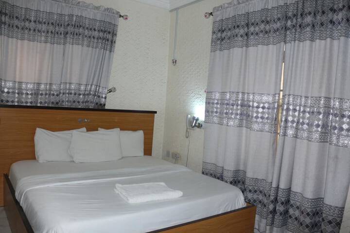 Room 4 of 19